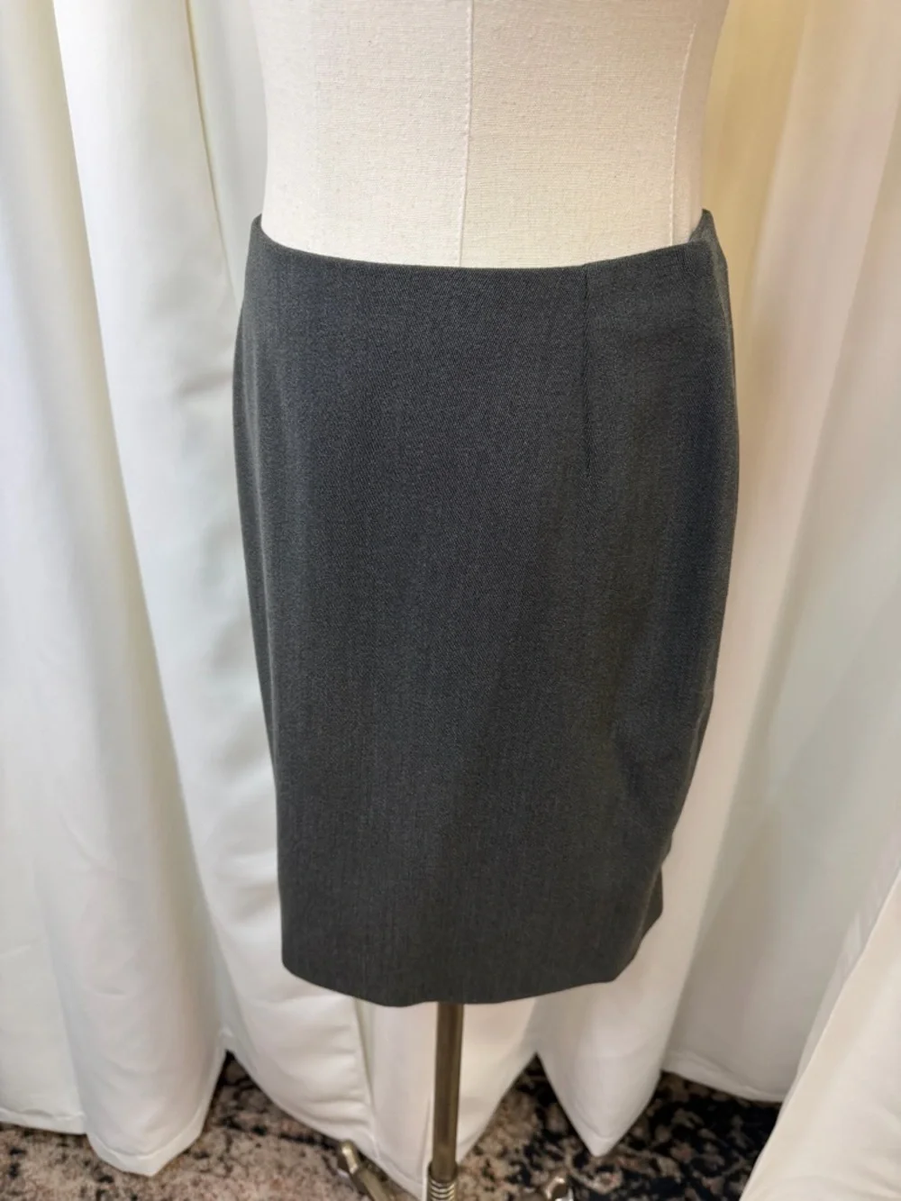 Gianni Versace Couture Vintage Charcoal Gray 100% Wool Pencil Skirt Size 6